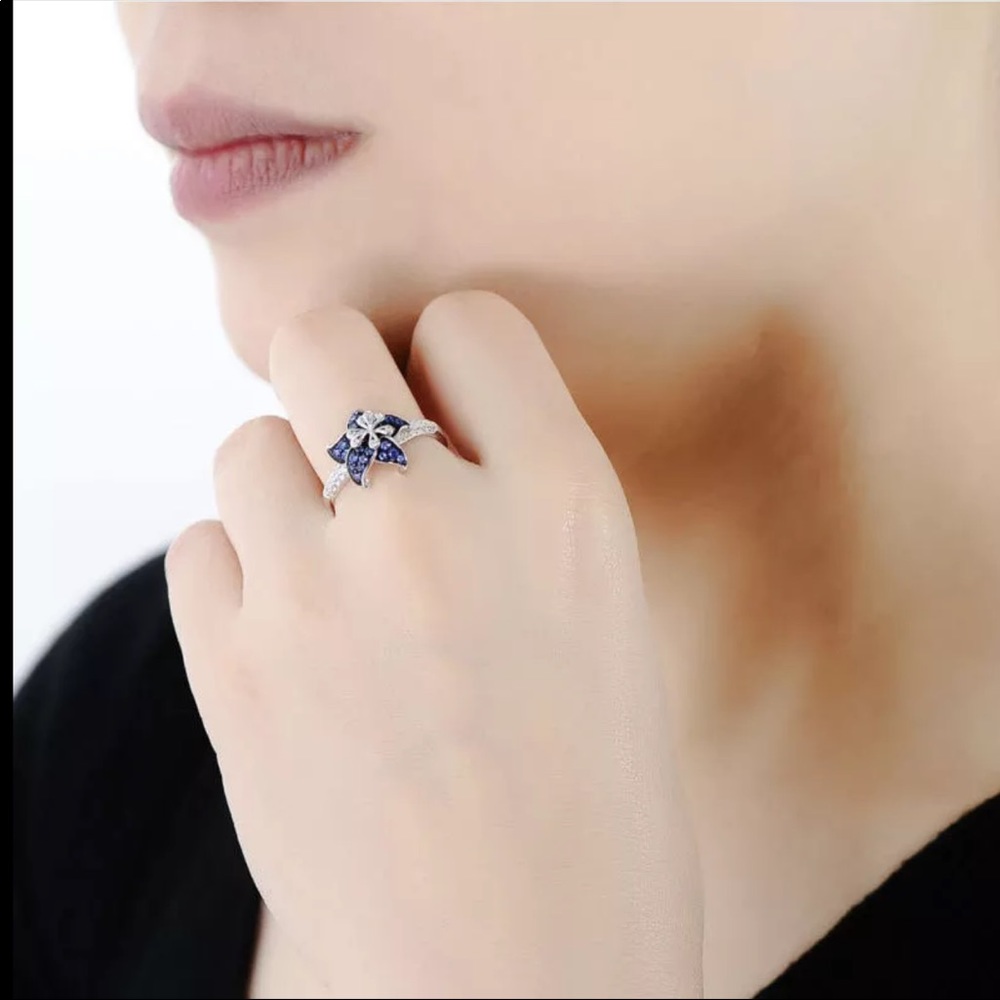 New Women’s 925 Silver Flower Sapphire Ring - Picture 4 of 6